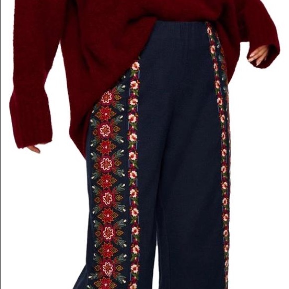 Zara Pants - Zara Floral Embroidered WideLeg Culottes Pants